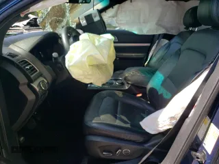 2017 Ford Explorer XLT z VIN 1FM5K8D86HGA19634, wystawiony jako Copart lot #53196185 z przebiegiem Nie podano mil oraz Szkoda całkowita • Salvage title. Historia ofert i sprzedaży dostępna na DreamBid. Obrazek 7.