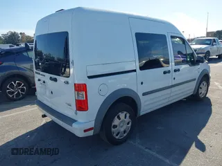 2013 Ford Transit Connect XLT z VIN NM0LS6BN7DT133925, wystawiony jako IAAI lot #41843878 z przebiegiem 120 425 mil mil oraz . Historia ofert i sprzedaży dostępna na DreamBid. Obrazek 4.