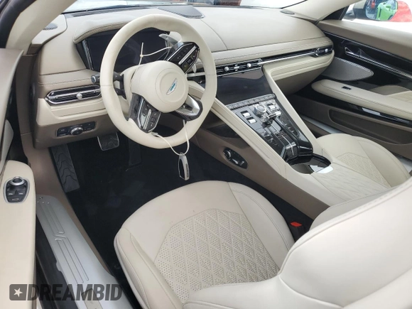 2025 Aston Martin DB12 z VIN SCFRMFFW4SGL15065, wystawiony jako Copart lot #74953394 z przebiegiem Nie podano mil oraz Nie do naprawy. Historia ofert i sprzedaży dostępna na DreamBid. Obrazek 8.
