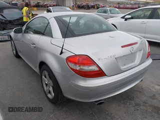 2007 Mercedes-Benz SLK 280 z VIN WDBWK54F57F149316, wystawiony jako IAAI lot #41813078 z przebiegiem 137 035 mil mil oraz . Historia ofert i sprzedaży dostępna na DreamBid. Obrazek 3.