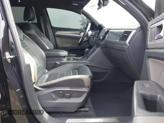 2021 Volkswagen Atlas SEL Premium with VIN 1V2TE2CA6MC220132, listed as a IAAI auction lot 41688148 with 57,249 mi miles and . Bid and sale history available at DreamBid. Image 5.