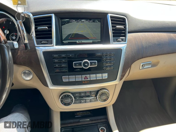 2015 Mercedes-Benz M ML 350 with VIN 4JGDA5JB1FA608992, listed as a Copart auction lot 53400185 with 230,284 mi miles and Clean Title. Bid and sale history available at carsss.com. Image 10.