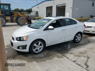 2012 Chevrolet Sonic LTZ z VIN 1G1JE5SH2C4132124, wystawiony jako Copart lot #58933355 z przebiegiem 159 563 mil mil oraz Szkoda całkowita • Salvage title. Historia ofert i sprzedaży dostępna na DreamBid. Obrazek 1.