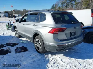 2024 Volkswagen Tiguan S with VIN 3VVFB7AX0RM185378, listed as a IAAI auction lot 41330759 with 2,534 mi miles. Bid and sale history available at carsss.com. Image 3.