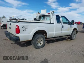 2016 Ford Super Duty F-250 SRW XLT with VIN 1FT7X2B62GEC44396, listed as a IAAI auction lot 40302095 with 154,762 mi miles. Bid and sale history available at carsss.com. Image 4.