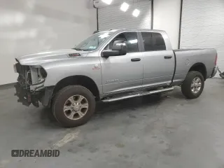 2024 Ram 2500 Big Horn z VIN 3C6UR5DL2RG266547, wystawiony jako Copart lot #59806585 z przebiegiem 47 838 mil mil oraz Czysty tytuł • Clean title. Historia ofert i sprzedaży dostępna na DreamBid. Obrazek 1.