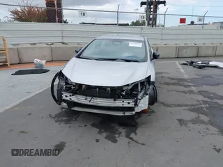 2024 Toyota Prius LE z VIN JTDACAAU2R3019020, wystawiony jako IAAI lot #42128983 z przebiegiem 42 049 mil mil oraz . Historia ofert i sprzedaży dostępna na DreamBid. Obrazek 6.