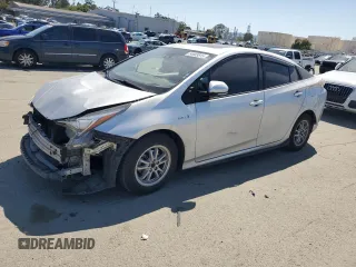 2017 Toyota Prius Two z VIN JTDKARFU3H3541140, wystawiony jako Copart lot #54903815 z przebiegiem 185 788 mil mil oraz Szkody całkowita. Historia ofert i sprzedaży dostępna na DreamBid. Obrazek 1.