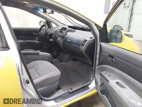 2008 Toyota Prius with VIN JTDKB20U083406842, listed as a IAAI auction lot 41751175 with 497,951 mi miles. Bid and sale history available at carsss.com. Image 5.