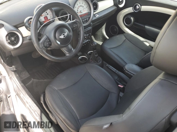2014 MINI Convertible с VIN WMWZN3C56ET569651, выставлен на аукционе Copart как лот 66455675 с пробегом 117 994 миль миль и Списание • Salvage title. История ставок и продаж доступна на DreamBid. Изображение 8.