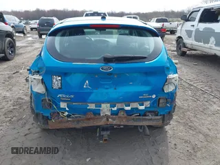 2015 Ford Focus SE with VIN 1FADP3K20FL383433, listed as a IAAI auction lot 42018563 with 101,789 mi miles. Bid and sale history available at carsss.com. Image 17.