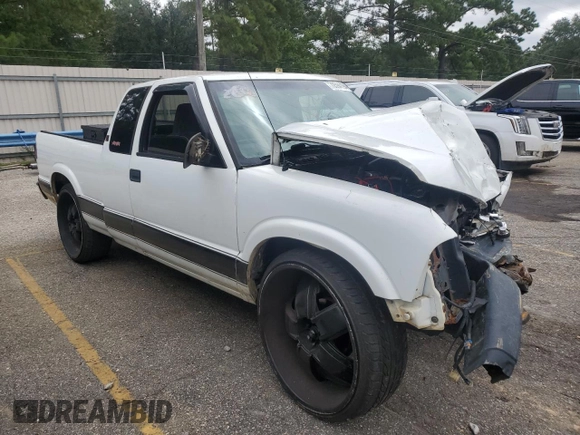 1999 GMC Sonoma SLS with VIN 1GTCS19X3X8530486, listed as a Copart auction lot 70594194 with 0 mi miles and Salvage Title. Bid and sale history available at carsss.com. Image 4.