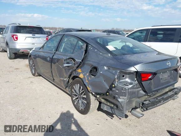 2024 Nissan Altima SV with VIN 1N4BL4DV7RN327708, listed as a IAAI auction lot 41423932 with 10,387 mi miles and . Bid and sale history available at carsss.com. Image 3.