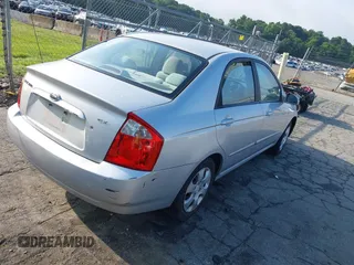 2006 Kia Spectra EX z VIN KNAFE122165344686, wystawiony jako IAAI lot #42489499 z przebiegiem 211 279 mil mil oraz . Historia ofert i sprzedaży dostępna na DreamBid. Obrazek 4.