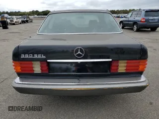 1990 Mercedes-Benz 560 with VIN WDBCA39E7LA509137, listed as a Copart auction lot 70086544 with 167,102 mi miles and Clean Title. Bid and sale history available at DreamBid. Image 6.
