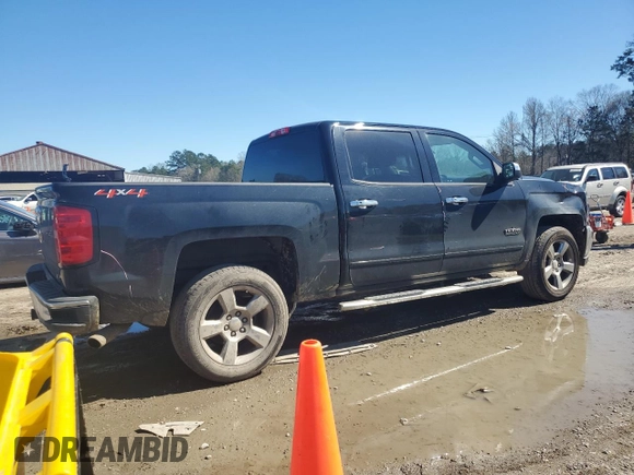 2018 Chevrolet Silverado 1500 LT with VIN 3GCUKREC3JG563639, listed as a Copart auction lot 46690685 with 182,966 mi miles and Salvage Title. Bid and sale history available at carsss.com. Image 3.