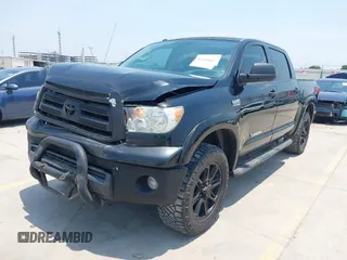 2013 Toyota Tundra z VIN 5TFDW5F15DX321719, wystawiony jako IAAI lot #42269647 z przebiegiem 174 242 mil mil oraz . Historia ofert i sprzedaży dostępna na DreamBid. Obrazek 19.