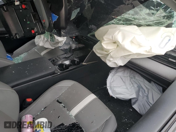 2025 Toyota Camry LE z VIN 4T1DAACK1SU542071, wystawiony jako Copart lot #54519935 z przebiegiem Nie podano mil oraz Nie do naprawy • Non repairable. Historia ofert i sprzedaży dostępna na DreamBid. Obrazek 8.