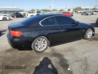 2013 BMW 3 Series 328i z VIN WBAKE5C58DJ107339, wystawiony jako Copart lot #71659734 z przebiegiem 121 137 mil mil oraz Szkoda całkowita • Salvage title. Historia ofert i sprzedaży dostępna na DreamBid. Obrazek 3.