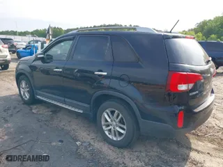 2014 Kia Sorento LX with VIN 5XYKT4A69EG518619, listed as a IAAI auction lot 42029285 with 187,976 mi miles. Bid and sale history available at carsss.com. Image 3.