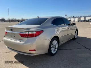 2013 Lexus ES 300h with VIN JTHBW1GGXD2031734, listed as a Copart auction lot 49254805 with 230,928 mi miles and Clean title. Bid and sale history available at DreamBid. Image 4.