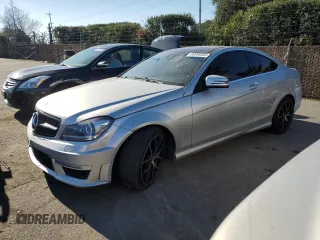 2013 Mercedes-Benz C with VIN WDDGJ5HB4DF952071, listed as a Copart auction lot 89209365 with 132,232 mi miles and Salvage Title. Bid and sale history available at carsss.com. Image 1.
