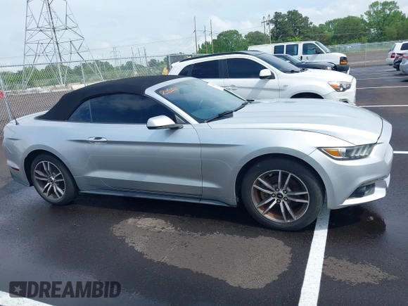 2016 Ford Mustang EcoBoost Premium z VIN 1FATP8UH4G5221806, wystawiony jako IAAI lot #42145462 z przebiegiem 116 223 mil mil oraz . Historia ofert i sprzedaży dostępna na DreamBid. Obrazek 13.