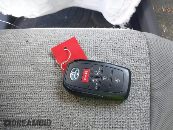 2021 Toyota Sienna LE z VIN 5TDKRKEC0MS062918, wystawiony jako IAAI lot #42382540 z przebiegiem 54 271 mil mil oraz . Historia ofert i sprzedaży dostępna na DreamBid. Obrazek 11.