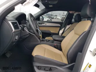 2021 Volkswagen Atlas Cross Sport 2.0T SE w/Technology with VIN 1V2HC2CA2MC237960, listed as a Copart auction lot 71520613 with 27,876 mi miles. Bid and sale history available at carsss.com. Image 7.