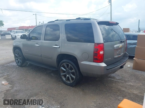 2007 Chevrolet Tahoe LT z VIN 1GNFK13077J372162, wystawiony jako IAAI lot #42656552 z przebiegiem 218 352 mil mil oraz . Historia ofert i sprzedaży dostępna na DreamBid. Obrazek 3.