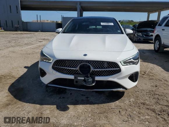 2025 Mercedes-Benz CLA 250 z VIN W1K5J4GB4SN522417, wystawiony jako Copart lot #56221135 z przebiegiem 17 314 mil mil oraz Tytuł czysty. Historia ofert i sprzedaży dostępna na DreamBid. Obrazek 5.
