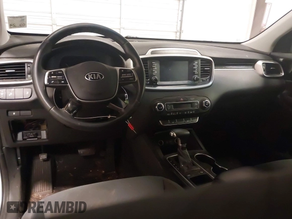 2019 Kia Sorento LX V6 with VIN 5XYPG4A57KG601463, listed as a IAAI auction lot 41358620 with 105,948 mi miles. Bid and sale history available at carsss.com. Image 19.
