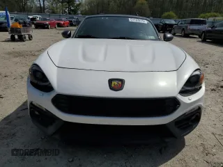 2017 FIAT 124 Spider Lusso z VIN JC1NFAEK0H0116019, wystawiony jako Copart lot #51153275 z przebiegiem 41 415 mil mil oraz Szkoda całkowita • Salvage title. Historia ofert i sprzedaży dostępna na DreamBid. Obrazek 5.
