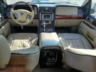 2005 Lincoln Navigator Luxury z VIN 5LMFU27535LJ20448, wystawiony jako Copart lot #45606605 z przebiegiem 221 452 mil mil oraz Czysty tytuł • Clean title. Historia ofert i sprzedaży dostępna na DreamBid. Obrazek 8.