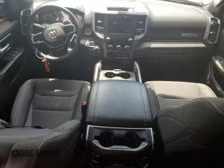 2022 Ram 1500 Big Horn z VIN 1C6SRFBT6NN117916, wystawiony jako Copart lot #61013935 z przebiegiem 43 241 mil mil oraz Szkoda całkowita • Salvage title. Historia ofert i sprzedaży dostępna na DreamBid. Obrazek 8.