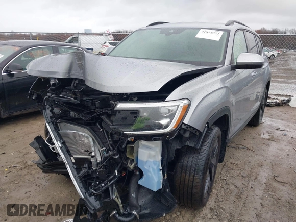 2024 Volkswagen Atlas SE with VIN 1V2HR2CA4RC593252, listed as a IAAI auction lot 41828371 with 7,317 mi miles and . Bid and sale history available at DreamBid. Image 18.