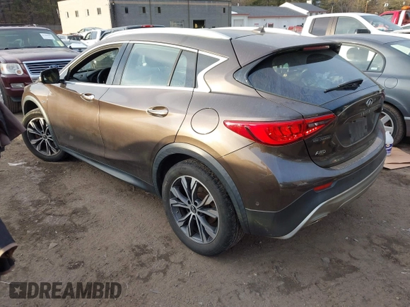 2017 Infiniti QX30 Luxury with VIN SJKCH5CR8HA034526, listed as a IAAI auction lot 41338947 with 67,166 mi miles. Bid and sale history available at carsss.com. Image 3.