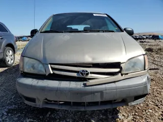2001 Toyota Sienna CE with VIN 4T3ZF19C61U356216, listed as a Copart auction lot 57898384 with 0 mi miles and Salvage Title. Bid and sale history available at carsss.com. Image 5.