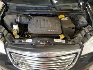 2014 Chrysler Town & Country Touring with VIN 2C4RC1BG2ER326183, listed as a Copart auction lot 53627525 with Not Provided miles and Clean Title. Bid and sale history available at DreamBid. Image 12.