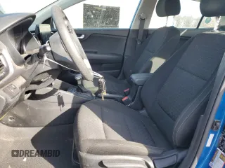 2023 Kia Rio S z VIN 3KPA24AD2PE529734, wystawiony jako Copart lot #48755585 z przebiegiem 99 031 mil mil oraz Szkody całkowita. Historia ofert i sprzedaży dostępna na DreamBid. Obrazek 7.