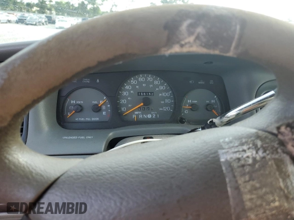 1997 Mercury Grand Marquis GS z VIN 2MELM74W1VX611803, wystawiony jako Copart lot #54315505 z przebiegiem 156 152 mil mil oraz Szkoda całkowita • Salvage title. Historia ofert i sprzedaży dostępna na DreamBid. Obrazek 9.