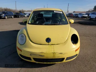 2010 Volkswagen New Beetle Coupe with VIN 3VWPG3AG0AM014287, listed as a Copart auction lot 42036055 with 108,780 mi miles and Clean Title. Bid and sale history available at carsss.com. Image 5.