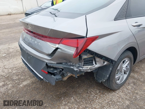 2025 Hyundai Elantra SE z VIN KMHLL4DG3SU860243, wystawiony jako IAAI lot #41899929 z przebiegiem 26 162 mil mil oraz . Historia ofert i sprzedaży dostępna na DreamBid. Obrazek 17.