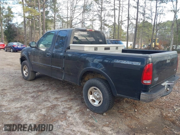 2001 Ford F-150 XL z VIN 1FTRX18W81NA40901, wystawiony jako IAAI lot #41182038 z przebiegiem Nie podano mil oraz . Historia ofert i sprzedaży dostępna na DreamBid. Obrazek 3.