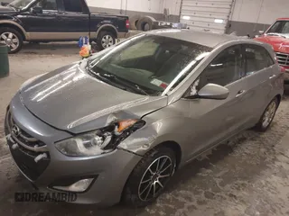 2013 Hyundai Elantra GT with VIN KMHD35LE6DU101924, listed as a IAAI auction lot 42032821 with 188,839 mi miles. Bid and sale history available at carsss.com. Image 17.