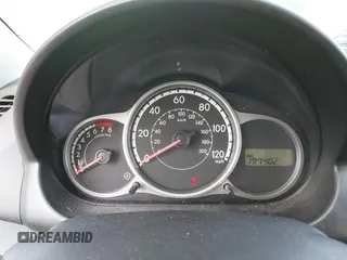 2011 Mazda 2 Sport z VIN JM1DE1HY2B0109615, wystawiony jako IAAI lot #42006812 z przebiegiem 197 402 mil mil oraz . Historia ofert i sprzedaży dostępna na DreamBid. Obrazek 7.