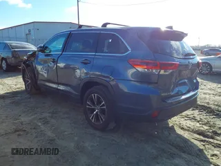 2018 Toyota Highlander LE with VIN 5TDZZRFH1JS246973, listed as a IAAI auction lot 41724379 with 185,461 mi miles and . Bid and sale history available at DreamBid. Image 3.