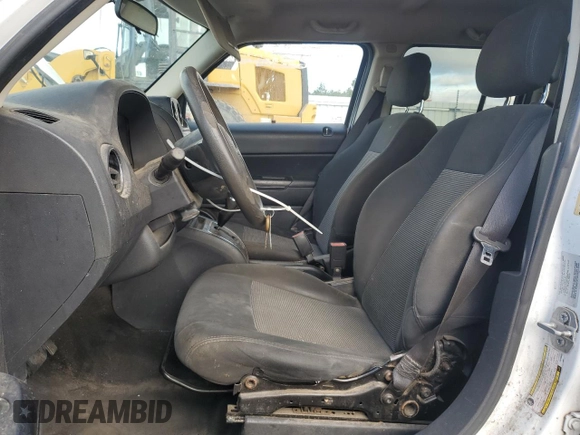 2015 Jeep Patriot Sport with VIN 1C4NJPBB5FD158023, listed as a Copart auction lot 48482505 with 176,090 mi miles and Clean Title. Bid and sale history available at DreamBid. Image 7.