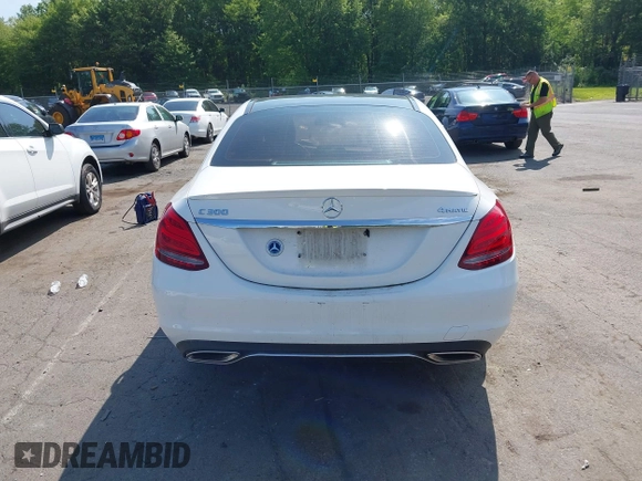 2017 Mercedes-Benz C 300 с VIN 55SWF4KB8HU208704, выставлен на аукционе IAAI как лот 42051688 с пробегом 108 835 миль миль и . История ставок и продаж доступна на DreamBid. Изображение 15.