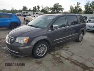 2016 Chrysler Town & Country Touring L z VIN 2C4RC1CG8GR221388, wystawiony jako Copart lot #56222425 z przebiegiem 120 732 mil mil oraz Szkoda całkowita • Salvage title. Historia ofert i sprzedaży dostępna na DreamBid. Obrazek 1.